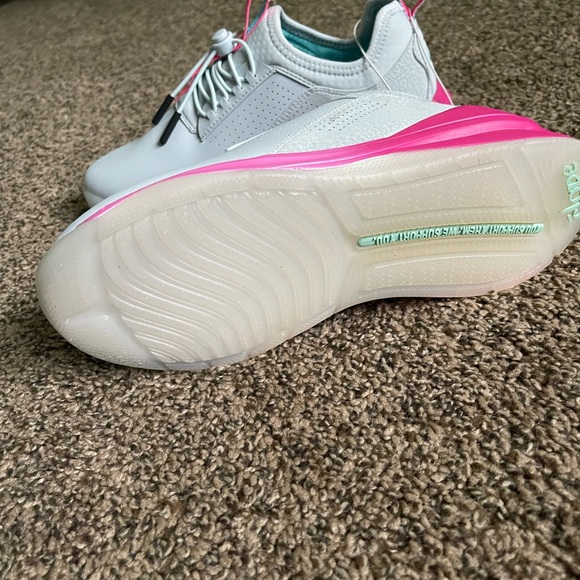 Cloves nursing shoes new without box - Picture 5 of 7